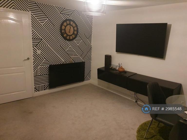 Room Richmer Road in Greater London