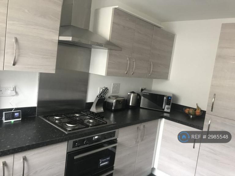 Room Richmer Road in Greater London