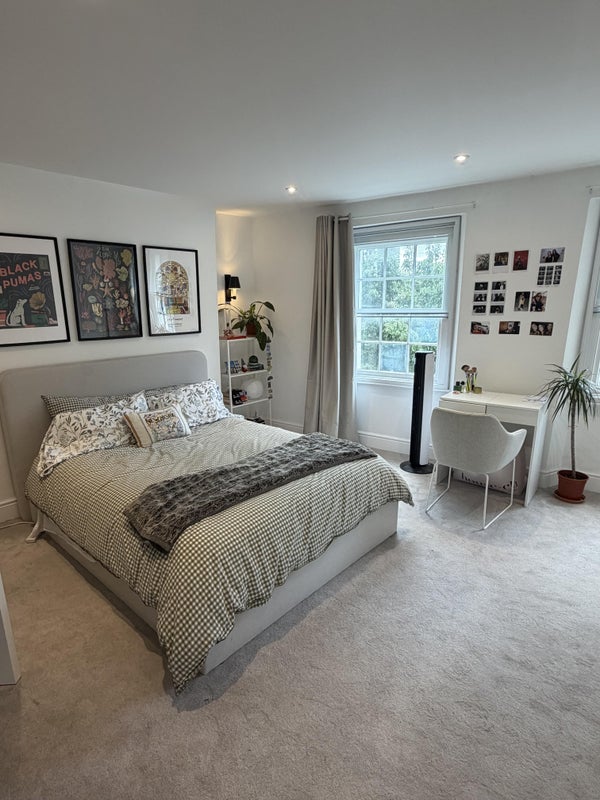 Room Kingsland Road in Greater London