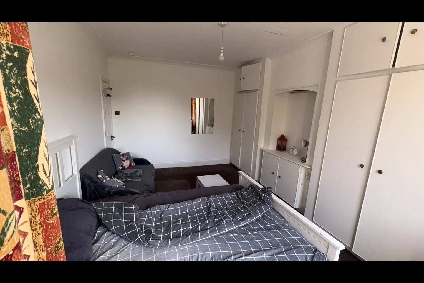 Room Longfield Avenue in Greater London
