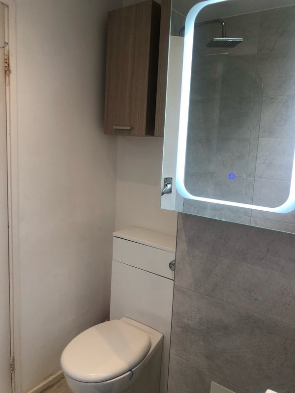 Room Southmead Road in Greater London