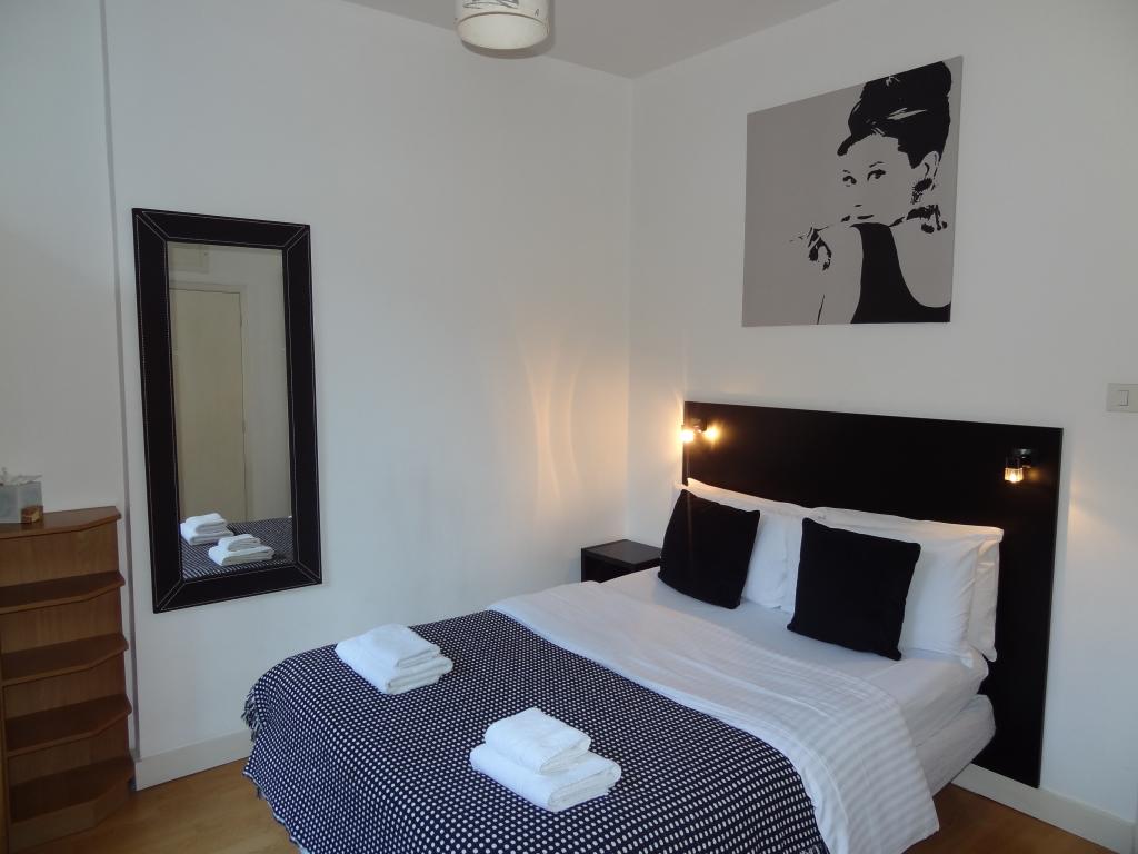 Flat Cartwright Gardens in Greater London