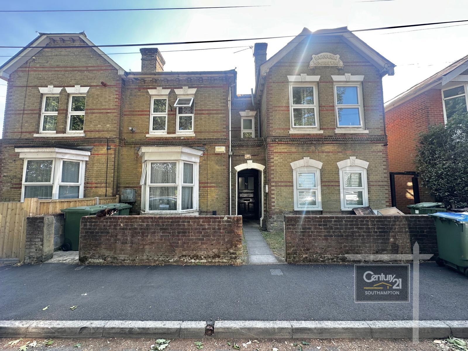 Flat Wordsworth Road in Southampton