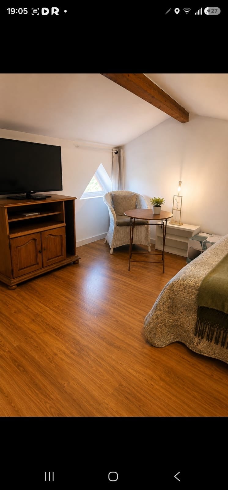 Room Rue des Treilles in Libourne