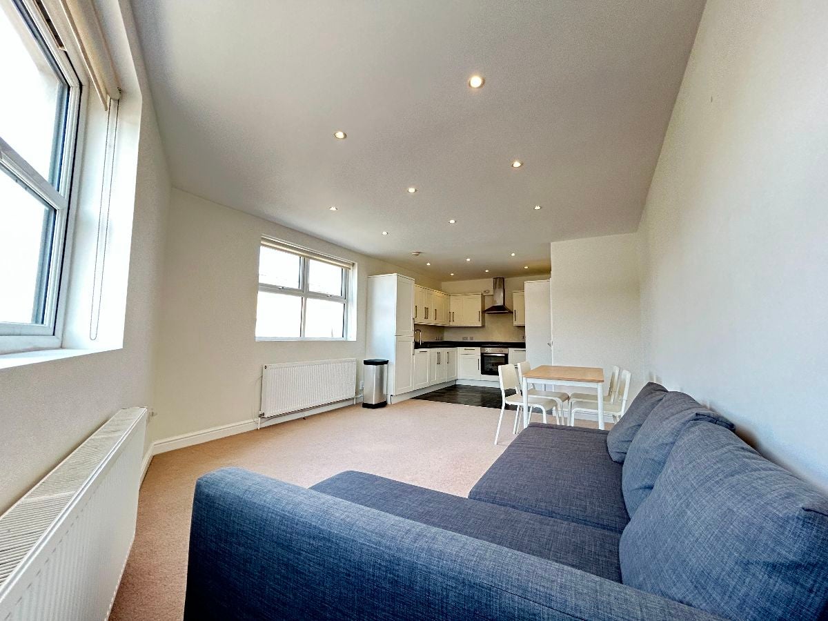 Flat Durnsford Road in Greater London