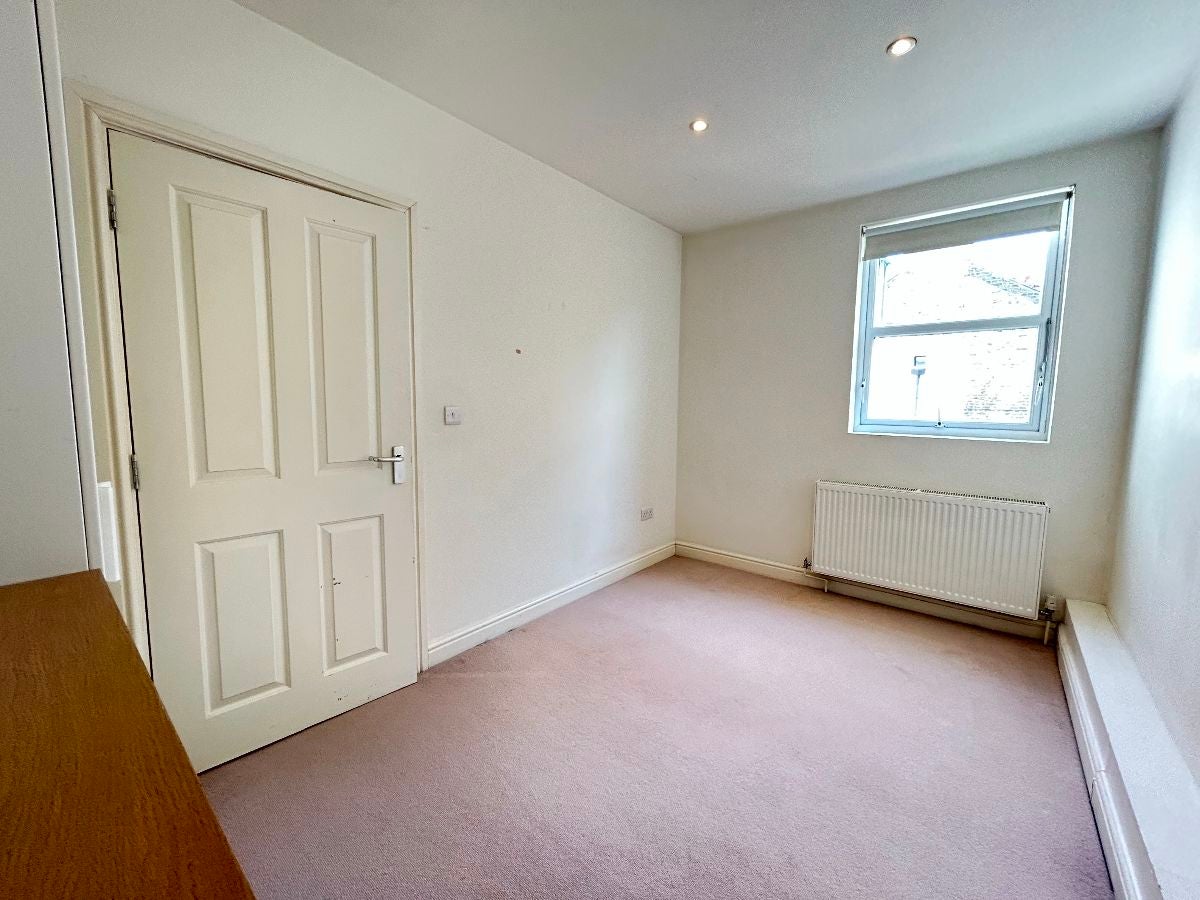 Flat Durnsford Road in Greater London