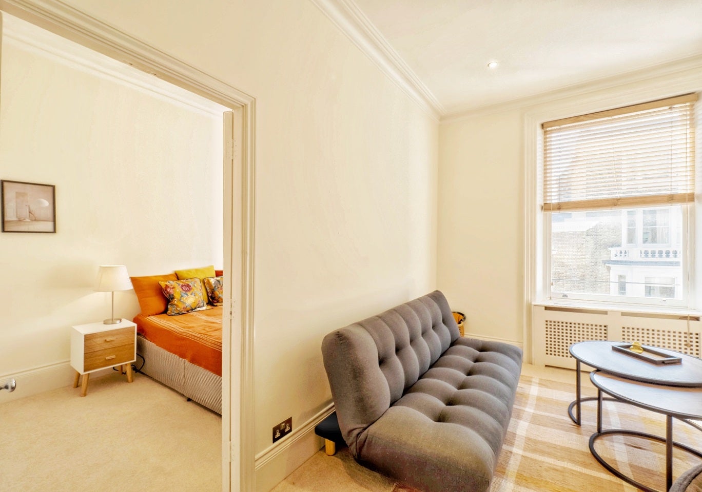 Flat Campden Hill Gardens in Greater London