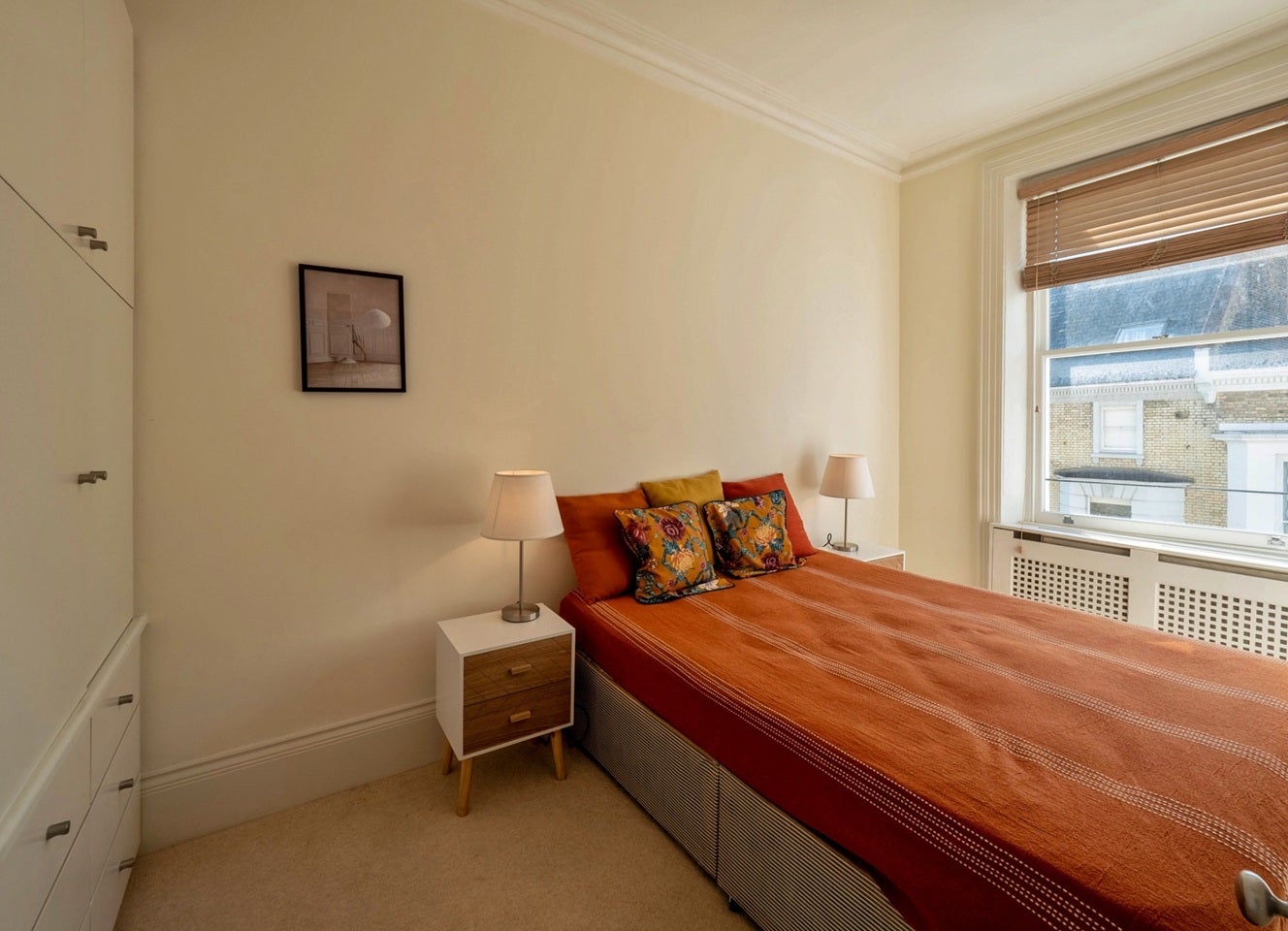Flat Campden Hill Gardens in Greater London