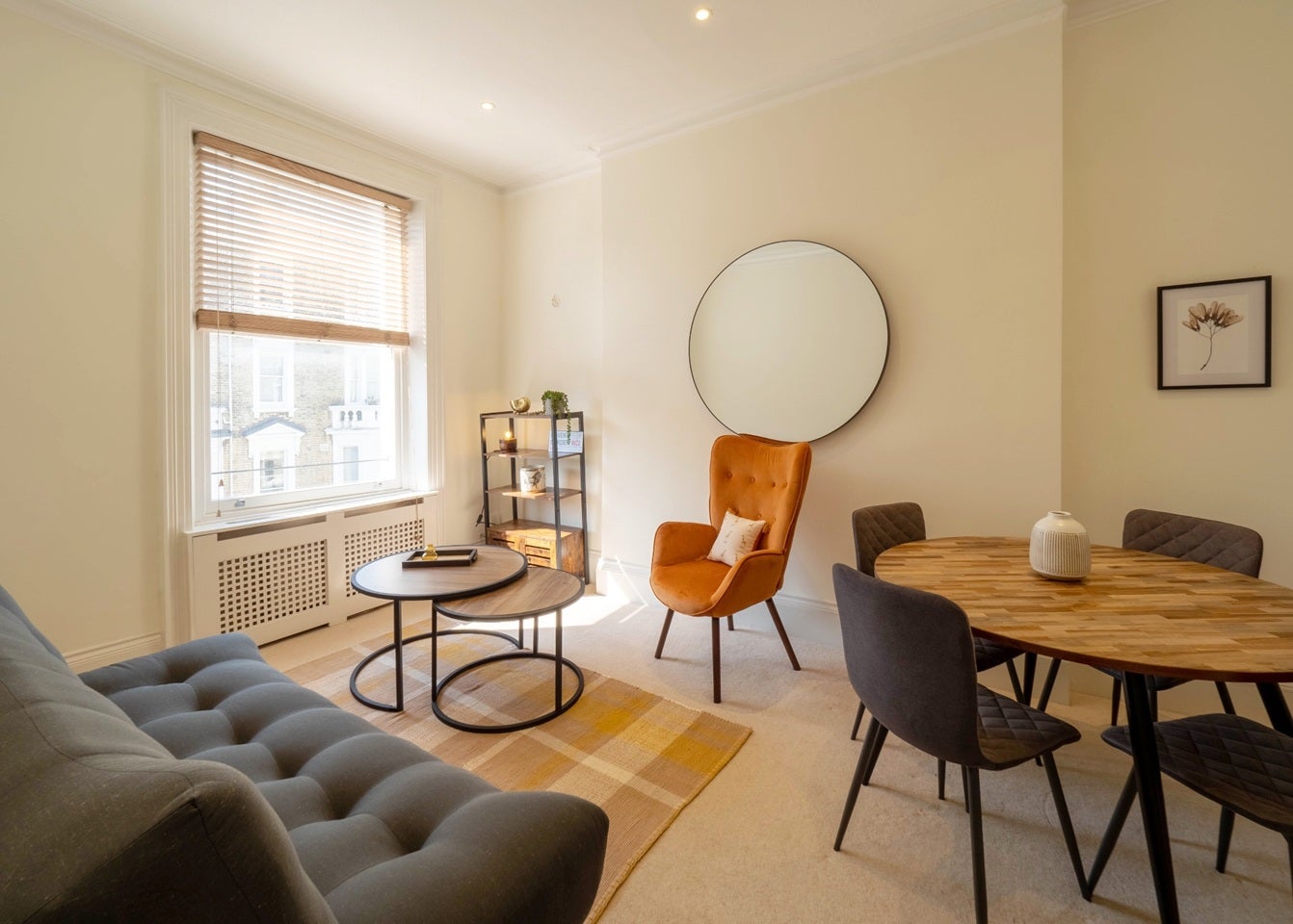Flat Campden Hill Gardens in Greater London