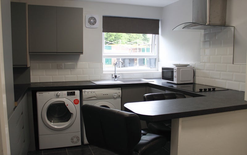 Room Queen Street in Telford