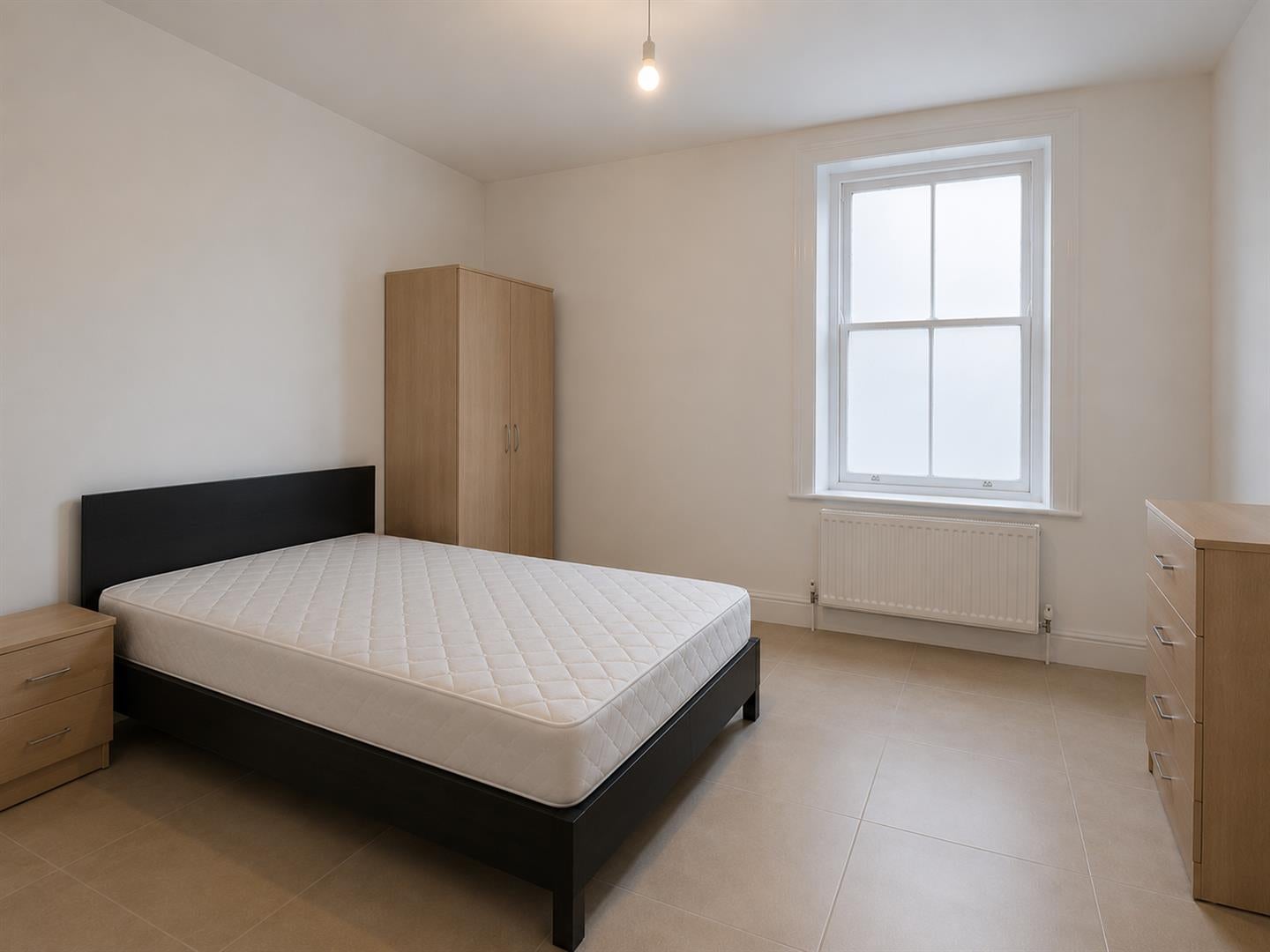 Flat Holland Road in Greater London