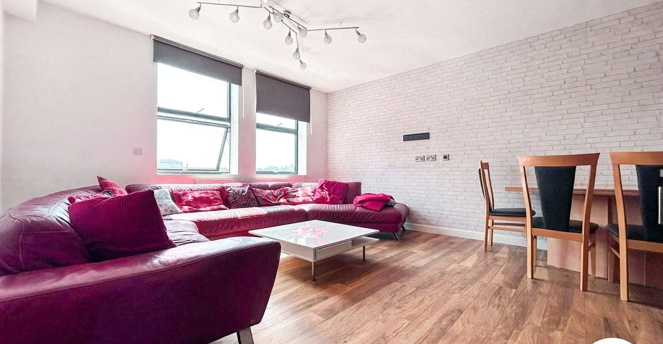Flat Sittingbourne Road in Maidstone