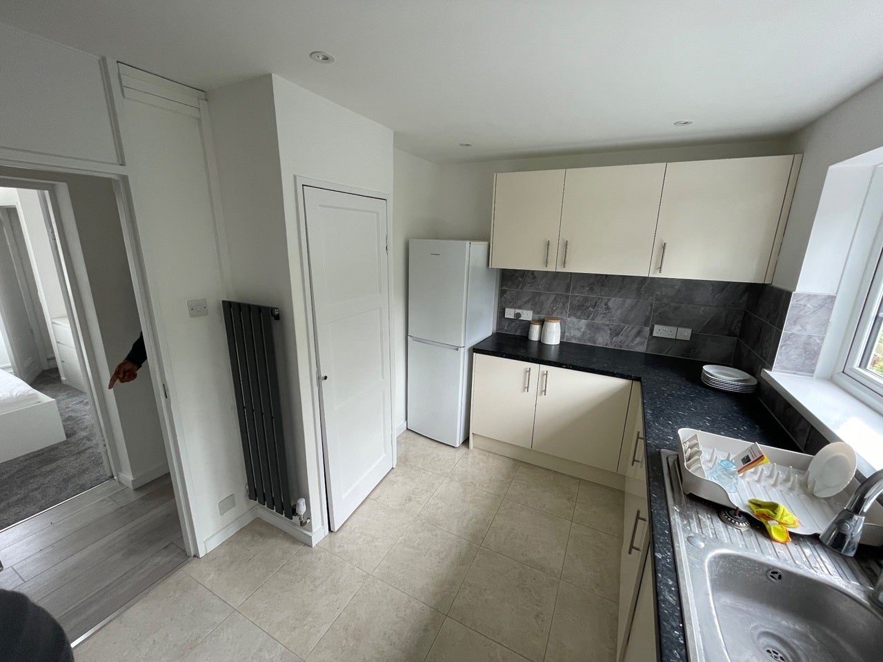 Flat Gladstone Avenue in Greater London