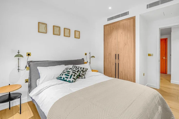 Flat Camley Street in Greater London
