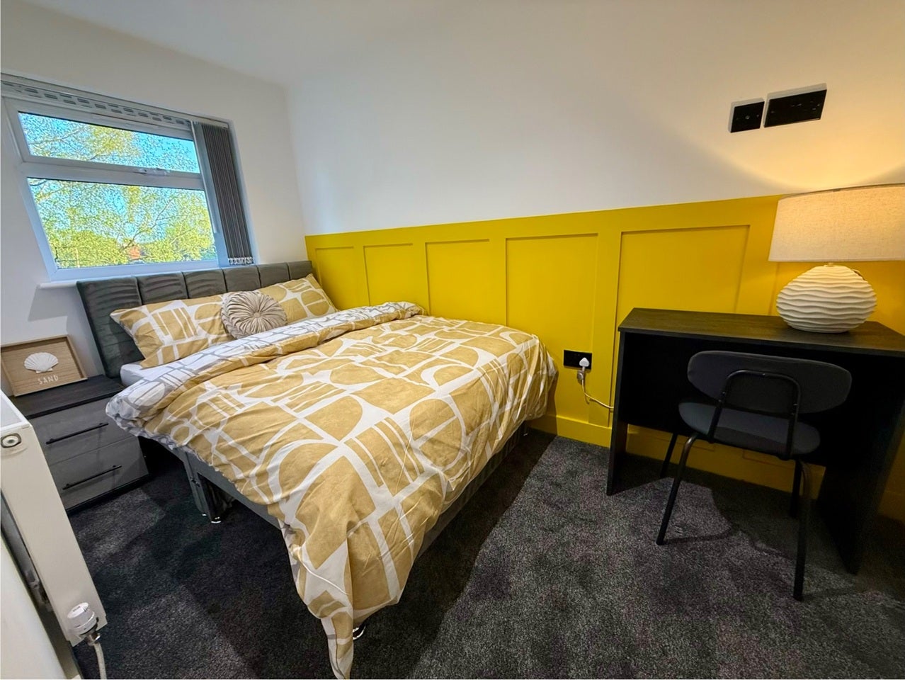 Room Bowdon Street in Stockport