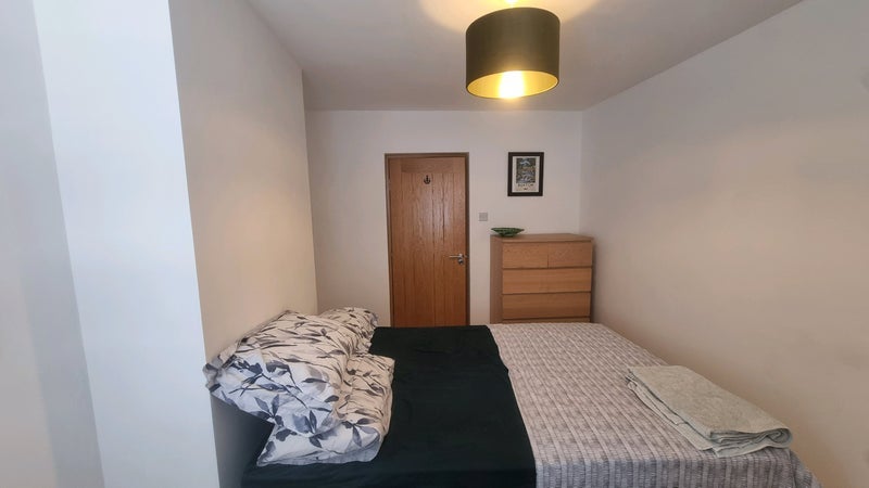 Room Ranwell Close in Greater London