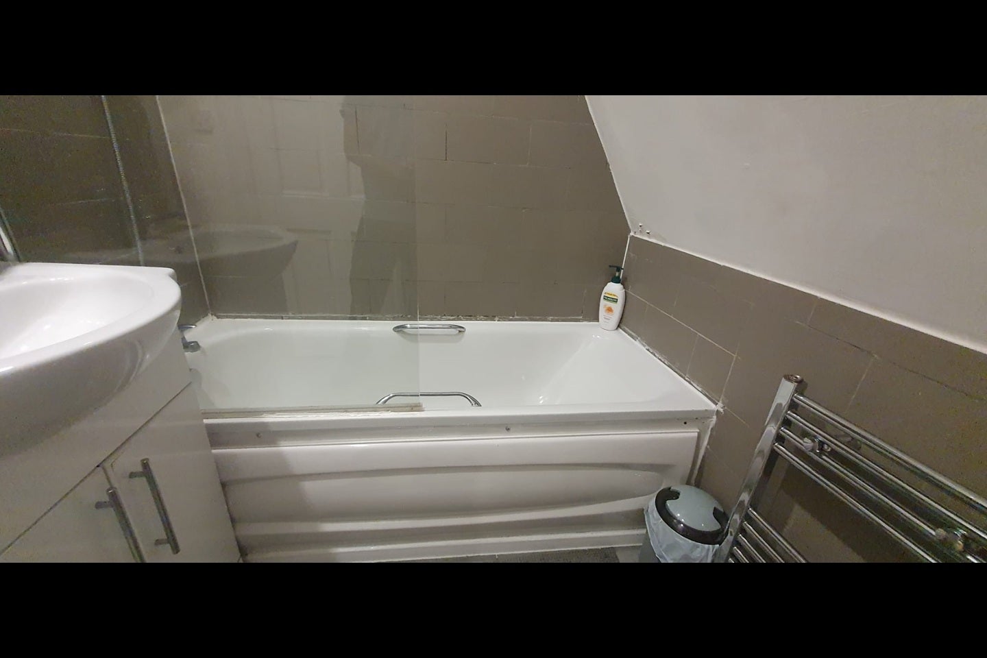 Room Bethnal Green Road in Greater London