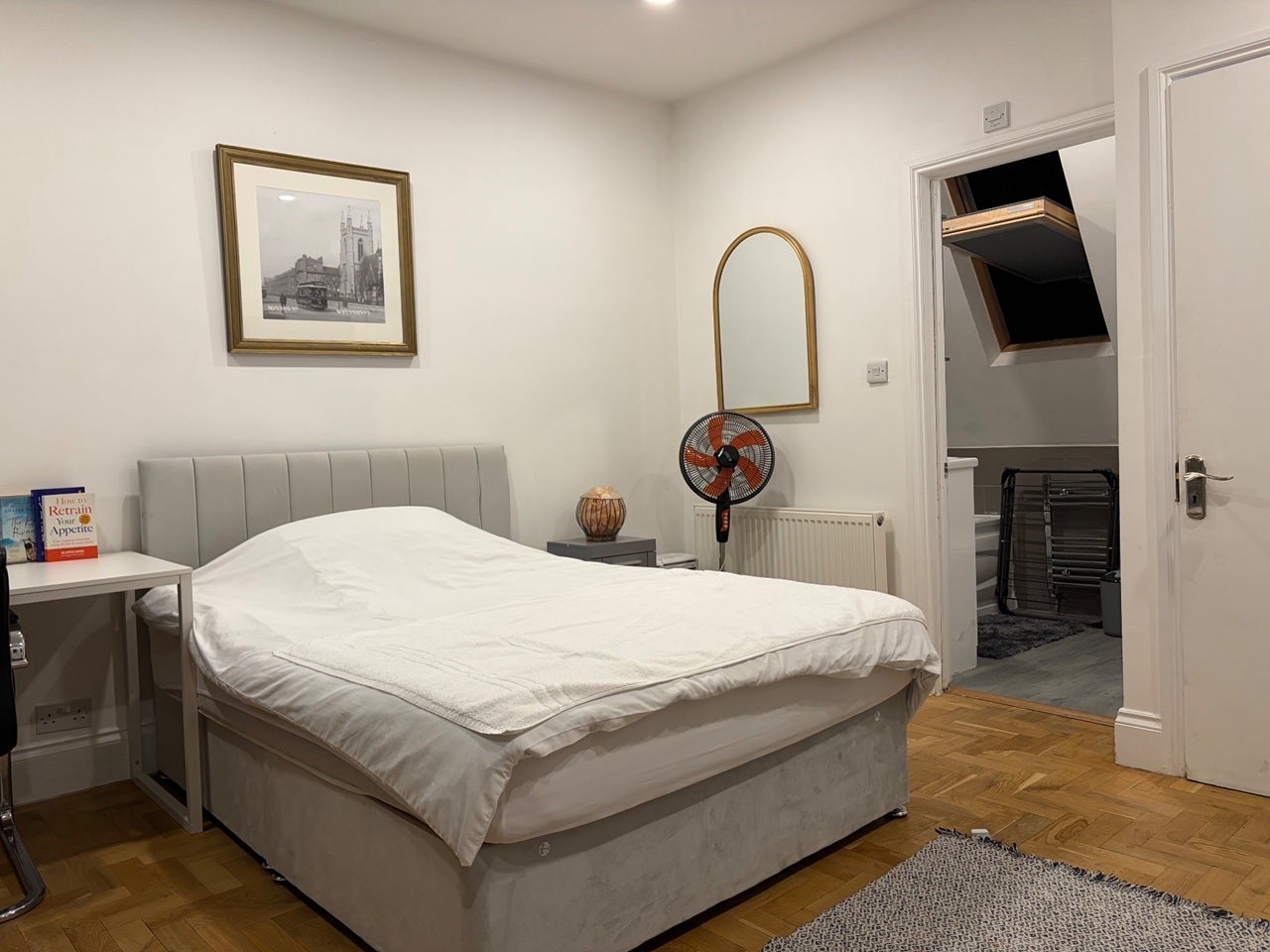 Room Bethnal Green Road in Greater London