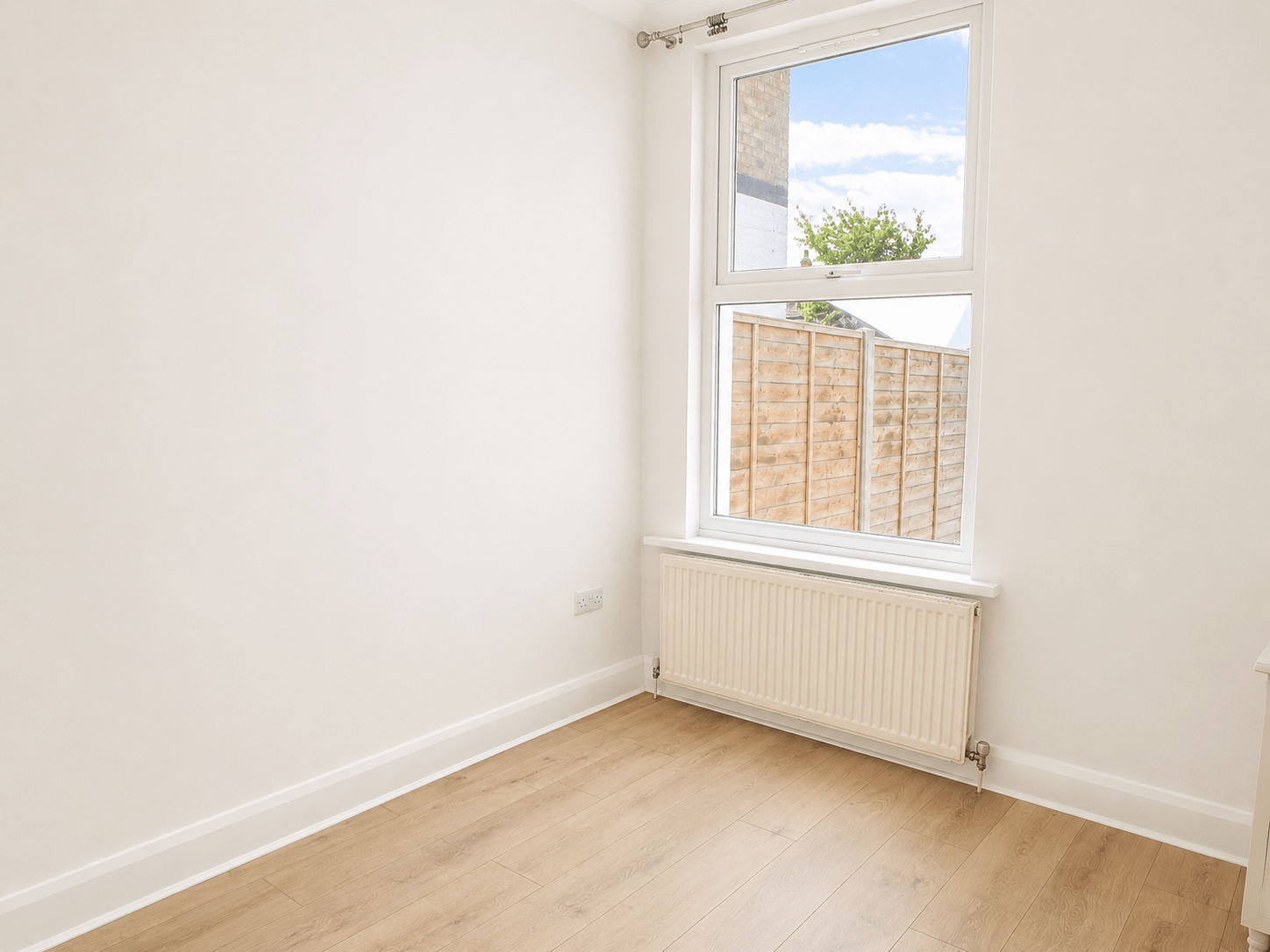 Flat Ladysmith Road in Greater London