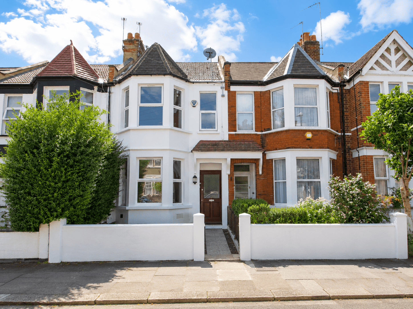 Flat Ladysmith Road in Greater London