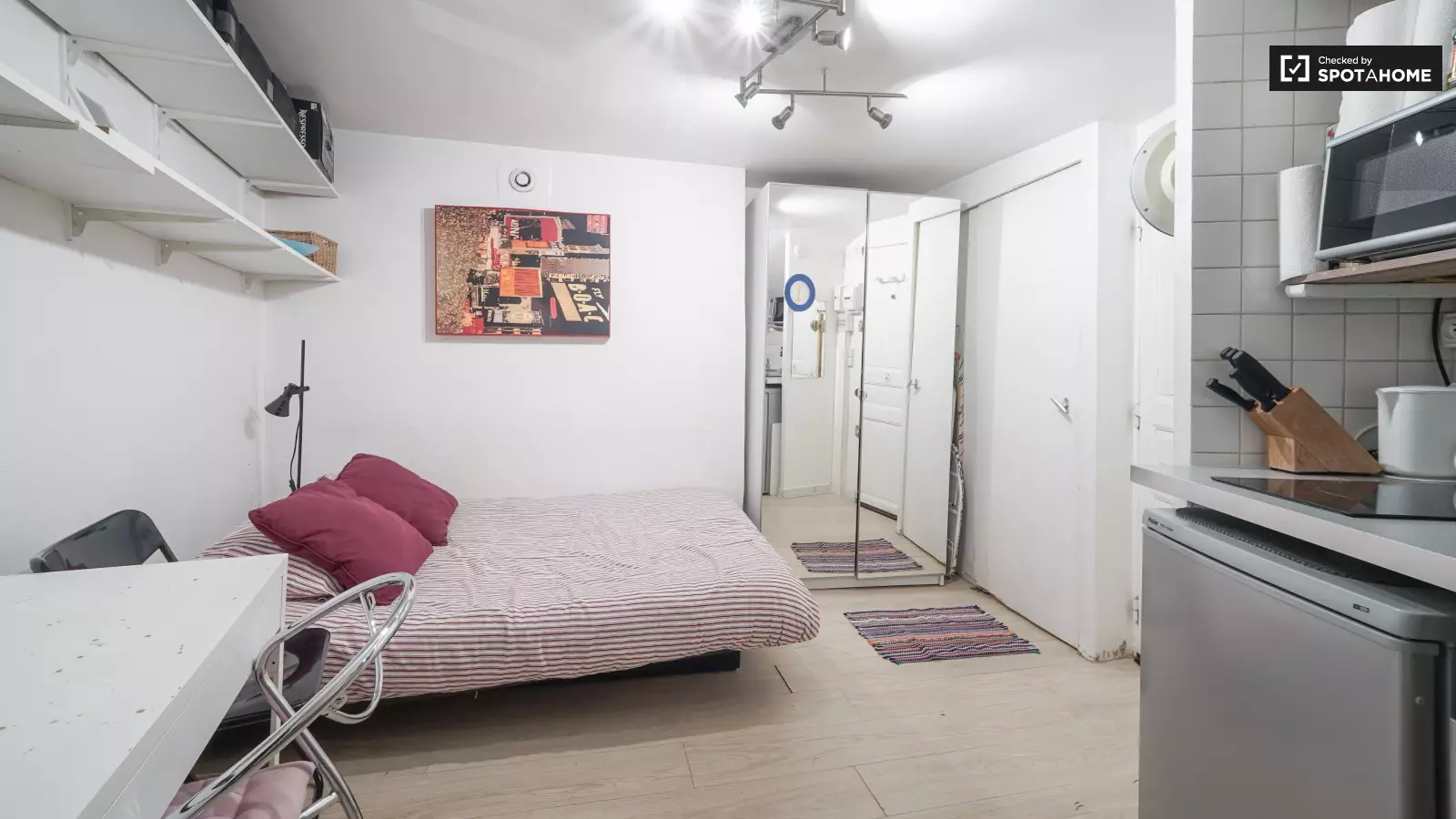 Appartement Rue de la Montagne Sainte-Geneviève à Paris