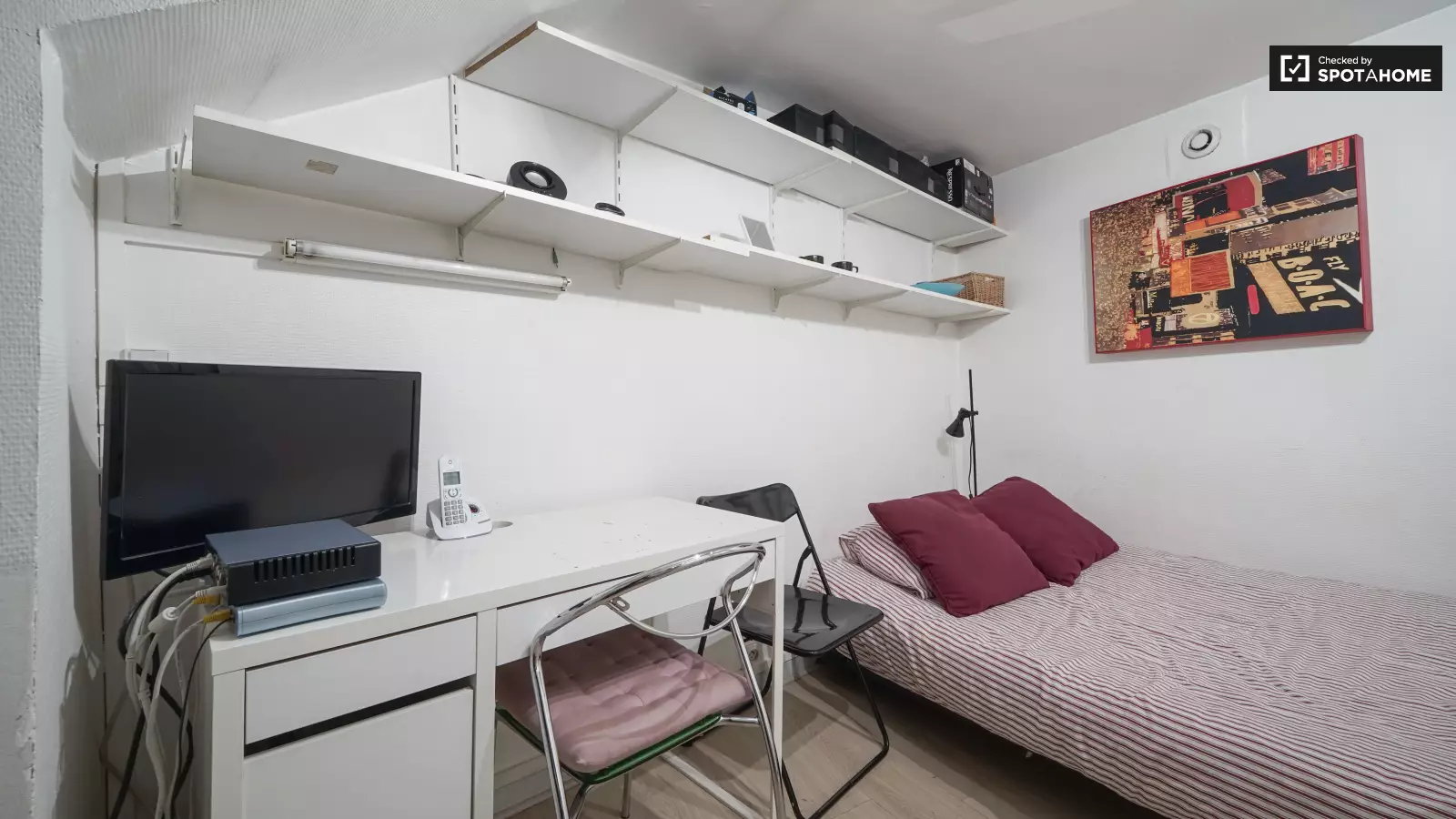 Flat Rue de la Montagne Sainte-Geneviève in Paris