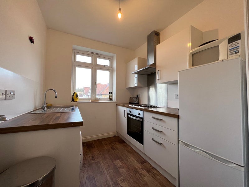 Room New Road in Greater London