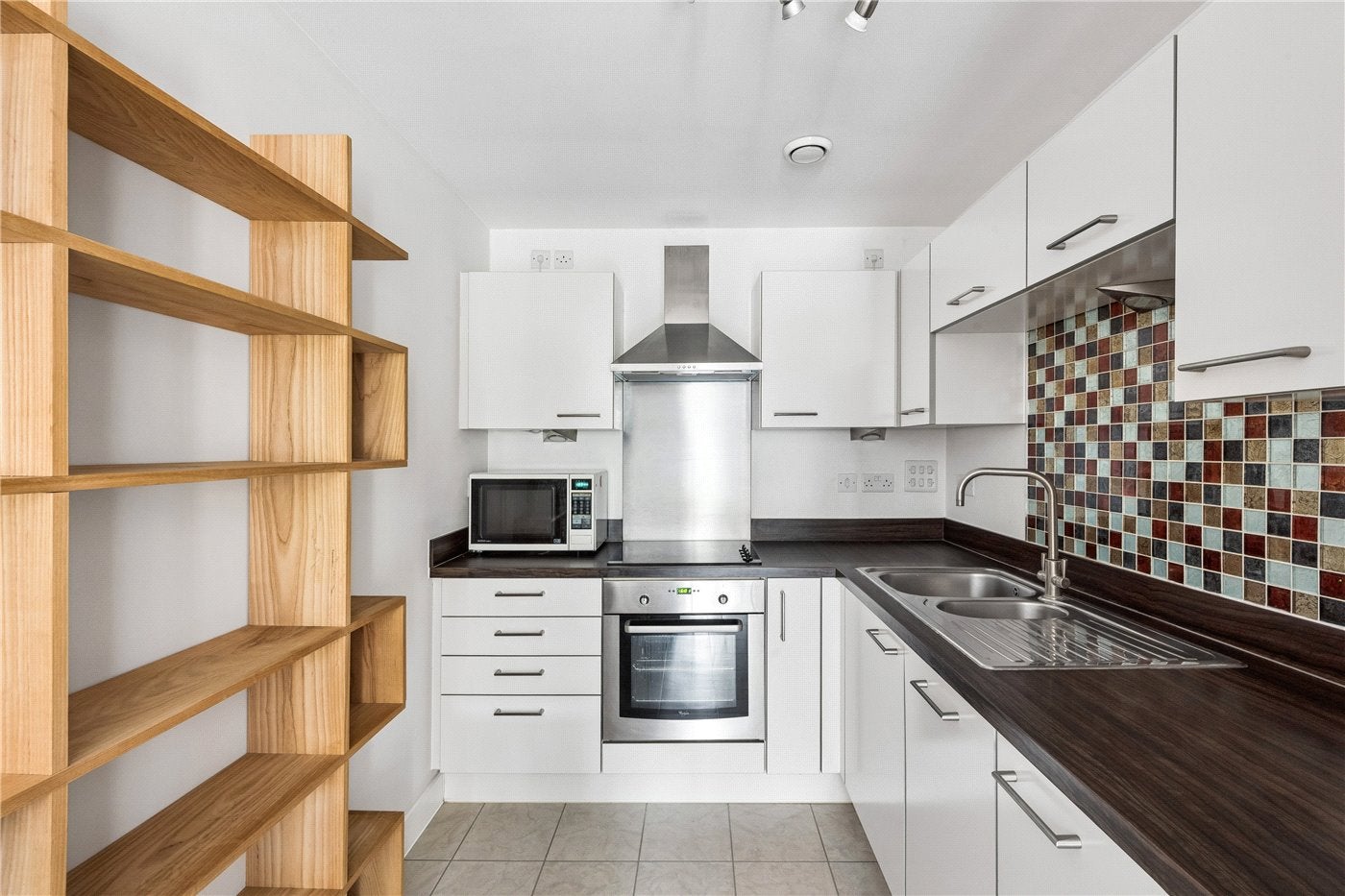 Flat Dunbridge Street in Greater London