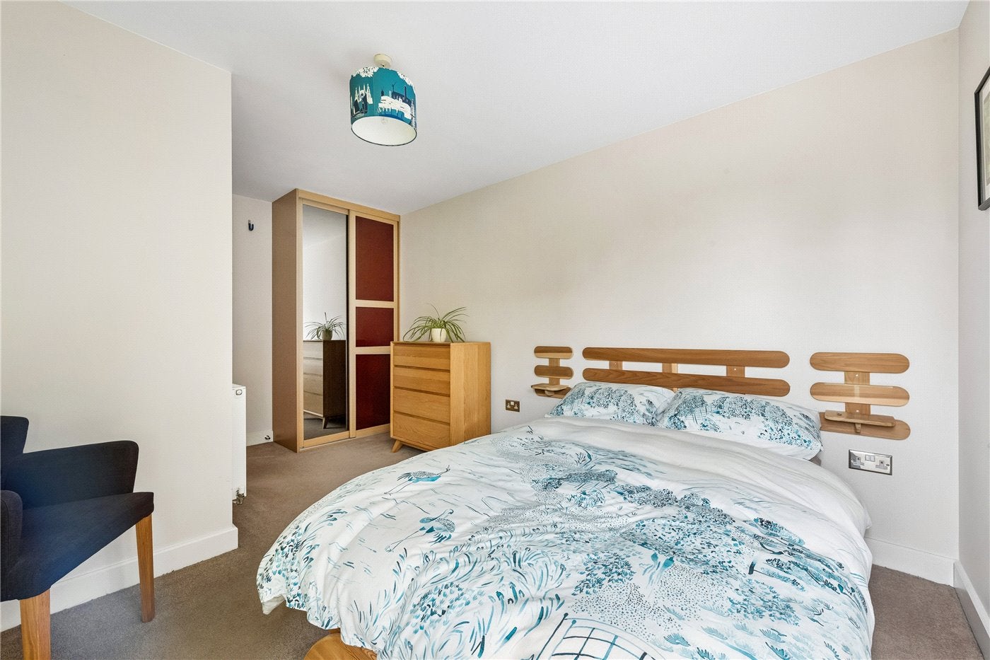 Flat Dunbridge Street in Greater London