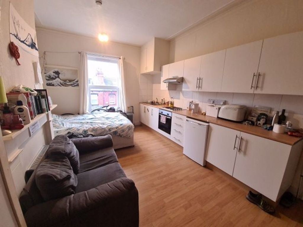 Flat Royal Park Terrace in Leeds