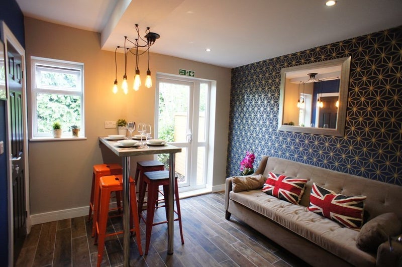Room Priory Road in Coseley