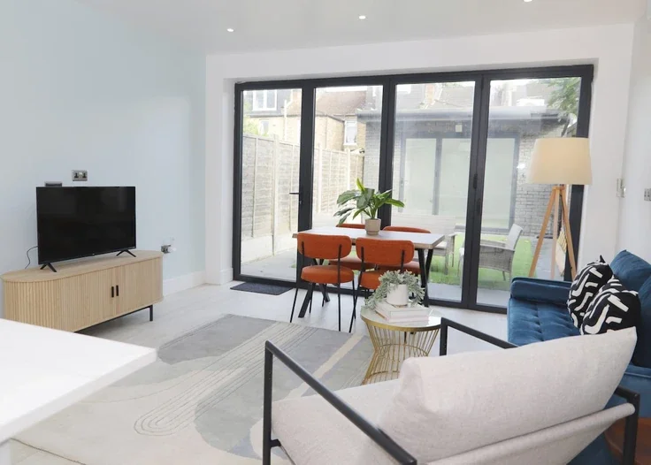 Flat Waterloo Road in Greater London