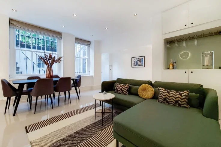 Flat Cornwall Gardens in Greater London