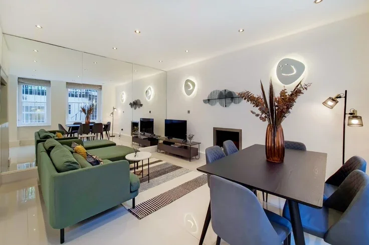 Flat Cornwall Gardens in Greater London