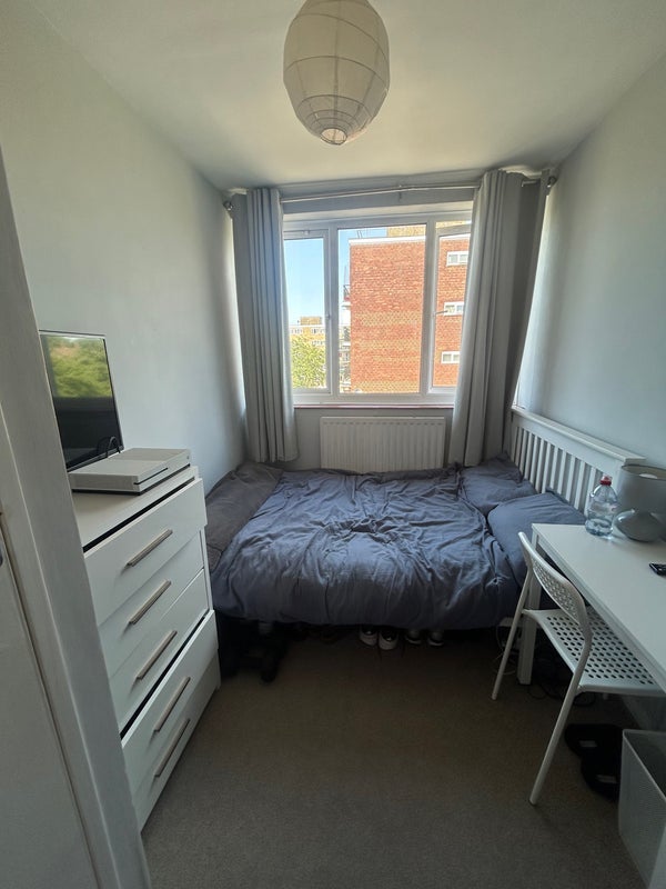 Room Tildesley Road in Greater London