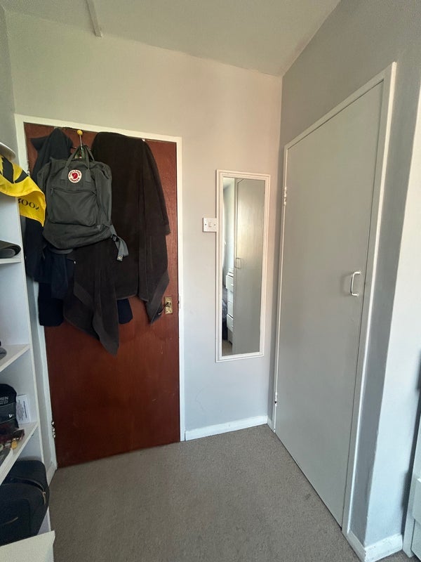 Room Tildesley Road in Greater London
