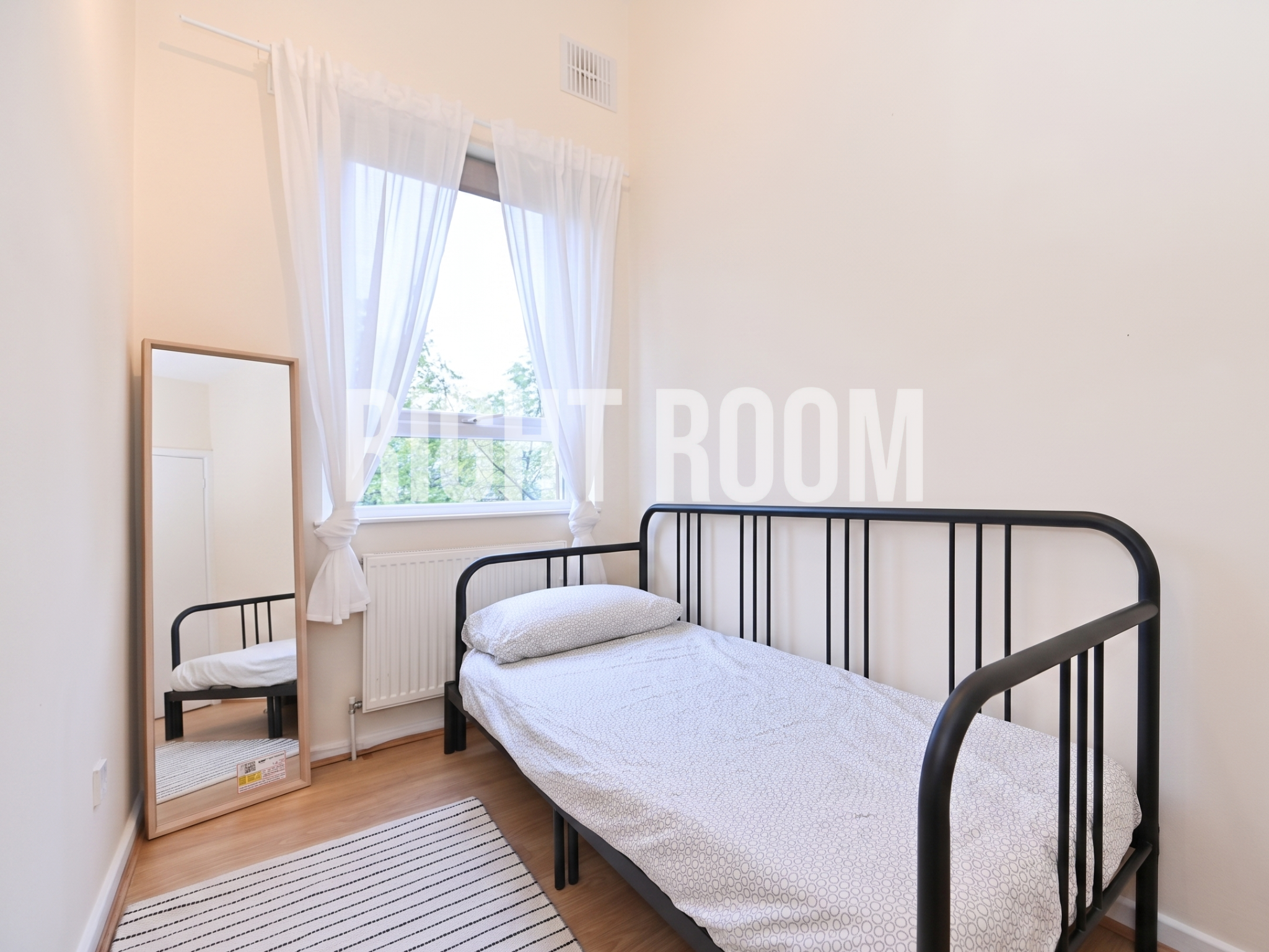 Room Caledonian Road in Greater London