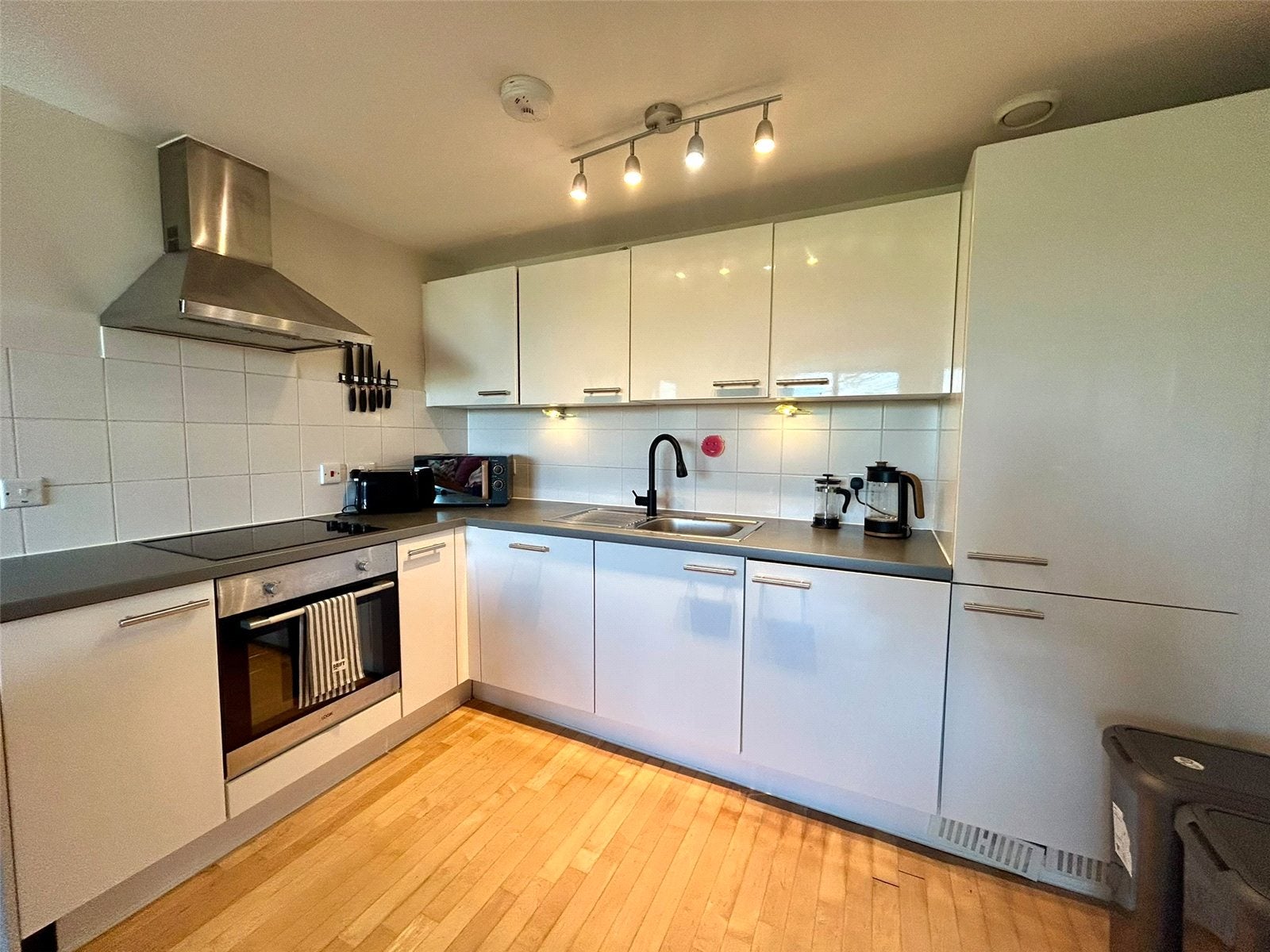 Flat Petergate in Greater London