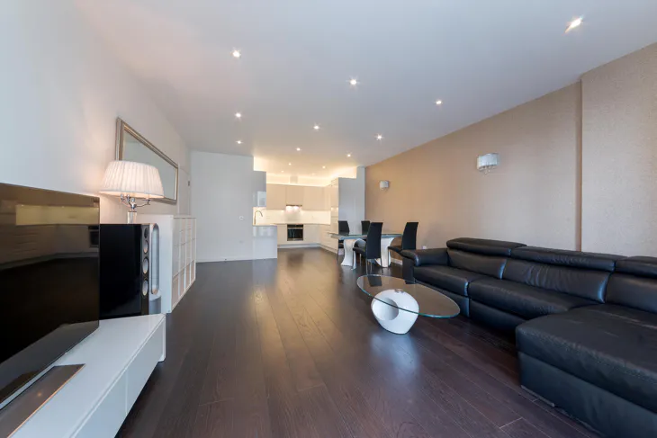 Flat South Quay Square in Greater London