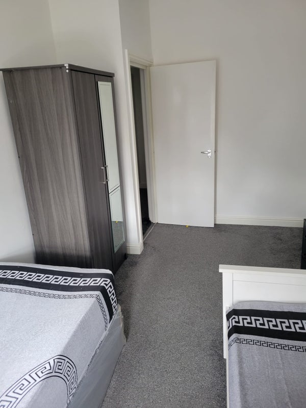 Room Woodgrange Road in Greater London
