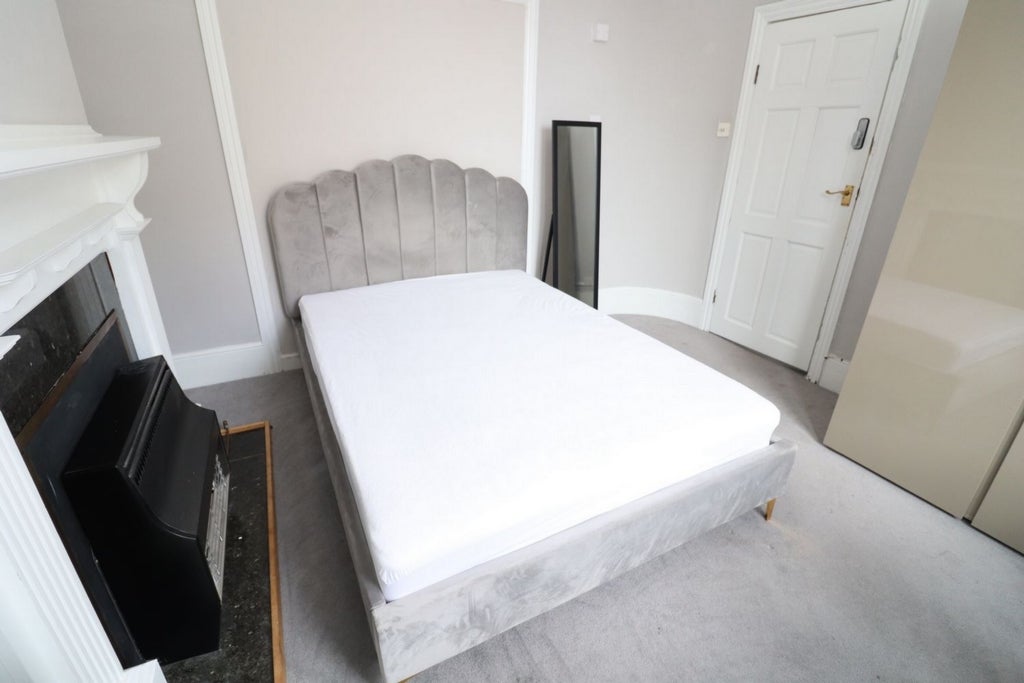 Room Globe Road in Greater London