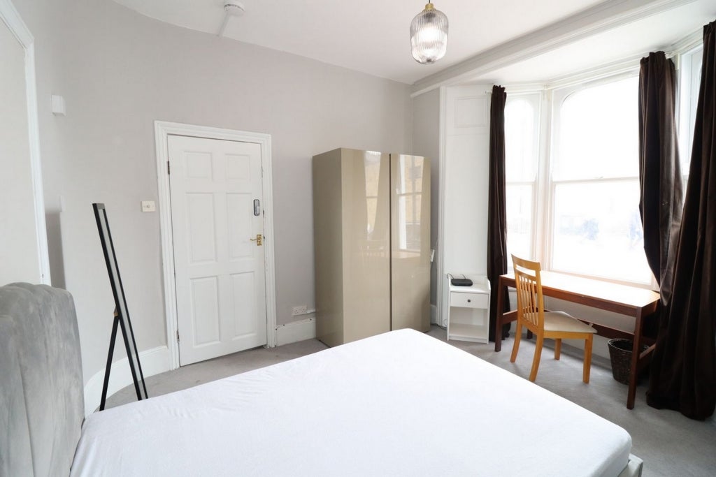 Room Globe Road in Greater London