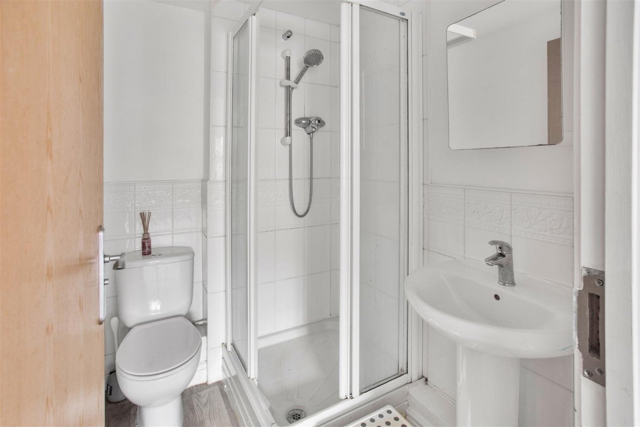 Flat Welland Road in Derby