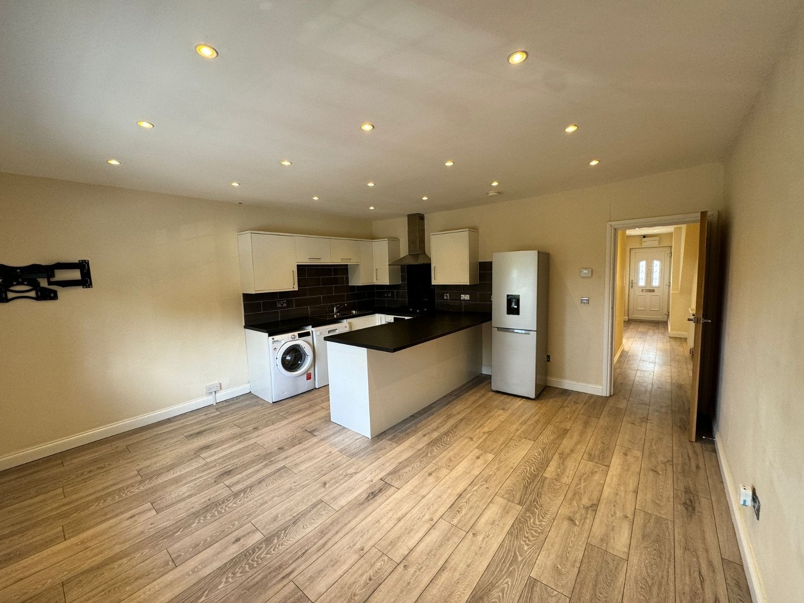 Flat Harrogate Road in Leeds