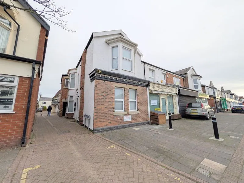 Flat Upper Aughton Road in Southport