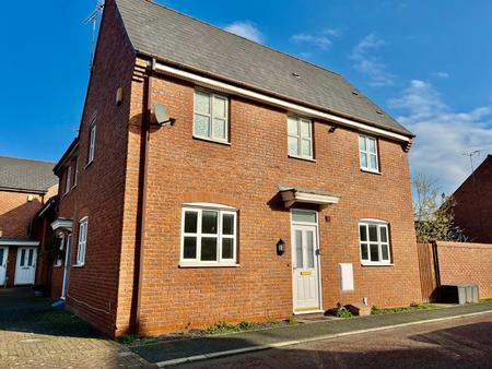 House Golden Hill in Wychwood Village
