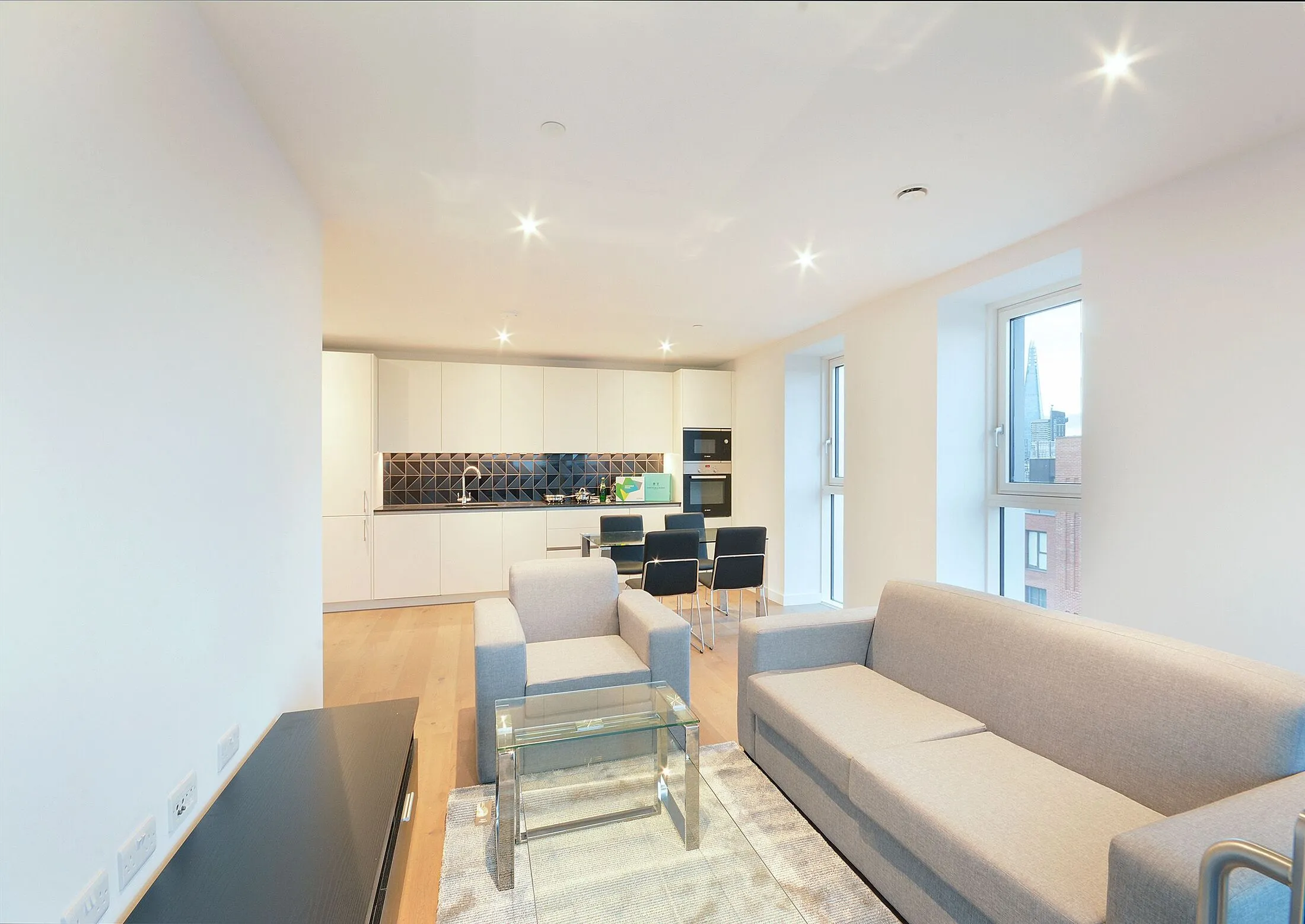 Flat Deacon Street in Greater London