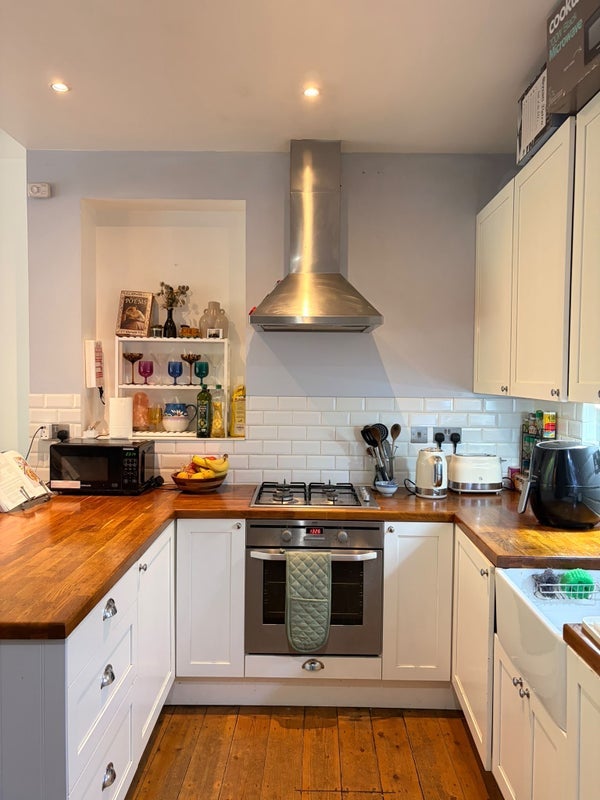 Room Lyham Road in Greater London