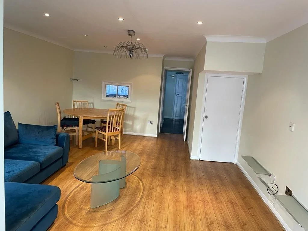 House Beechcroft Close in Greater London