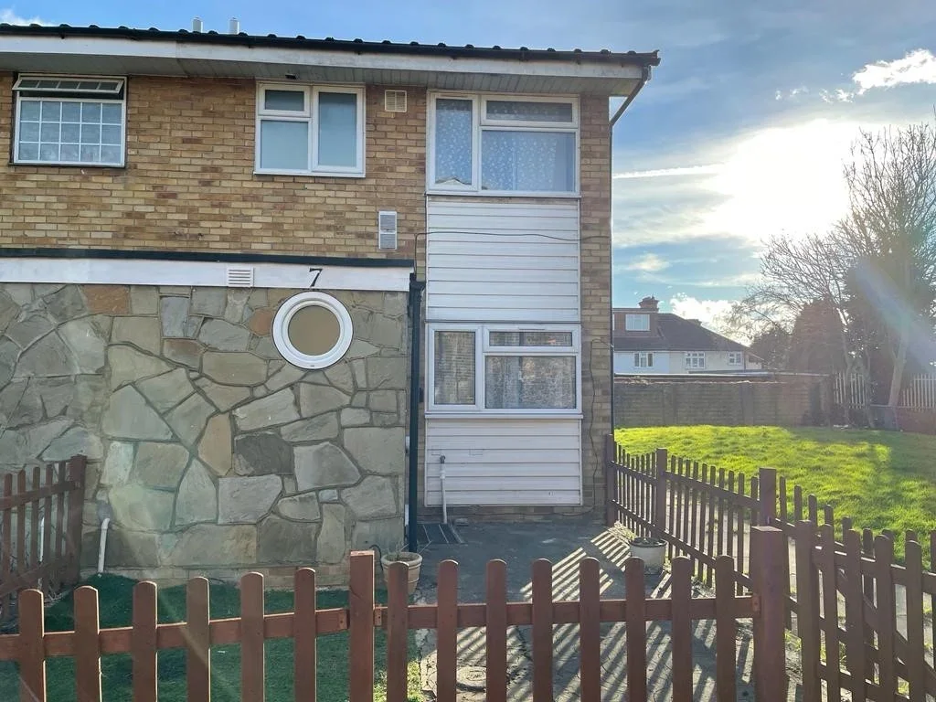 House Beechcroft Close in Greater London